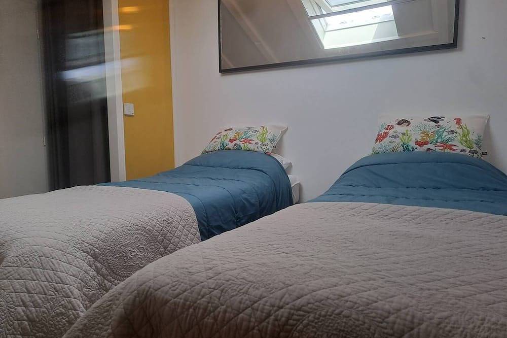 Chalet confortable avec terrasse et piscine in Lanton, Region de Arcachon