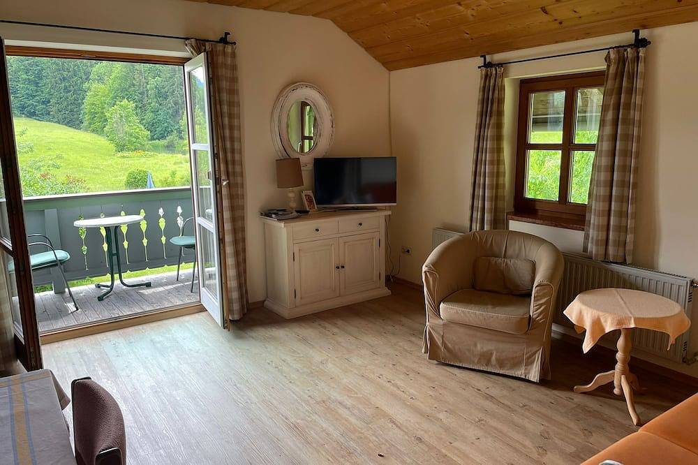 Ganze Wohnung, Gemütliche Ferienwohnung mit einmaligem Blick auf die Berge in Ruhpolding, Bayerische Alpen