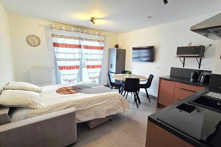 Ganze Wohnung, Maya's Apartment - 4 people in Saint-Priest, Lyon und Umgebung