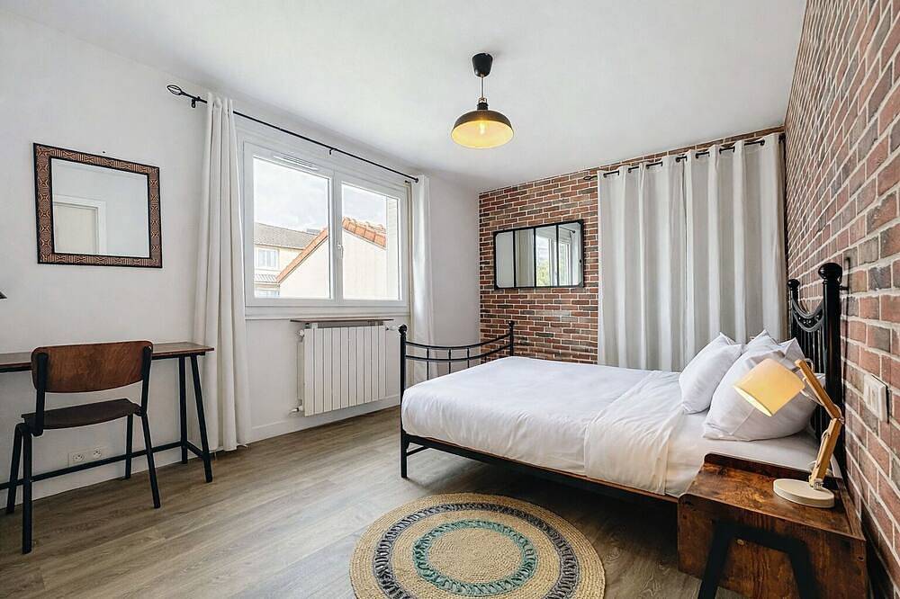 House 12 persons, 6 bedrooms, with garden - Quick access Paris/stade de France ! in Saint-Denis, Sena-Saint Denis