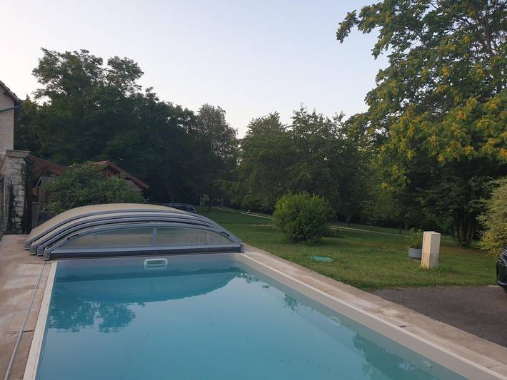 Gîte pour 8 personnes, avec terrasse ainsi que jardin et piscine dans le Cher - 2