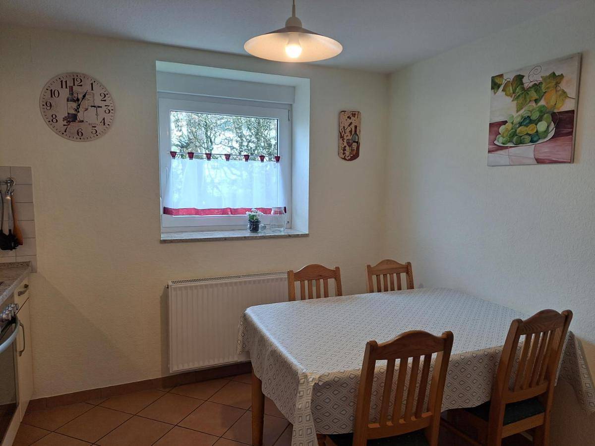Ganze Wohnung, Two-Bedroom Apartment in Reichshof, Oberbergischer Kreis