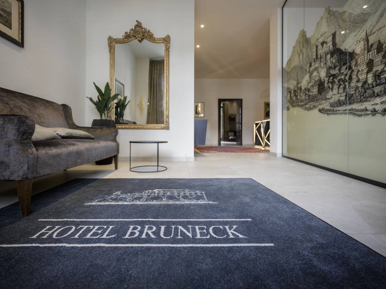 Ganze Ferienwohnung, Hotel Bruneck - Apartsuite Therese in Bruneck, Östliche Dolomiten