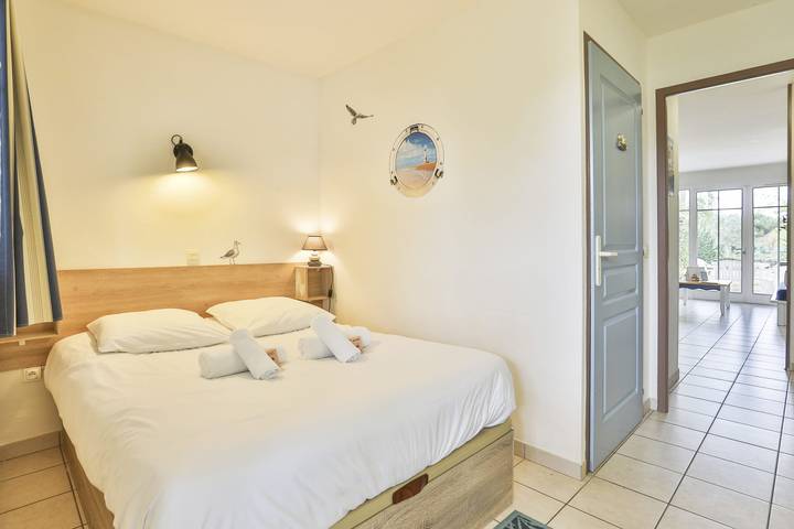 Gîte pour 4 personnes, avec piscine ainsi que vue et jardin, adapté aux familles à Talmont-Saint-Hilaire - 4