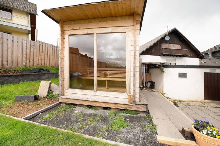 Eifel Resort Holiday Home with Garden, Sauna, Hot Tub, Terrace and Wi-Fi in Waxweiler, Eifelkreis Bitburg-Prüm