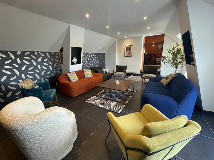 Location de vacances pour 15 personnes, avec piscine et jardin ainsi que terrasse et jacuzzi à Avoine - 3