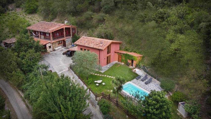 Gîte pour 8 personnes, avec vue ainsi que jardin et piscine à Potes - 2