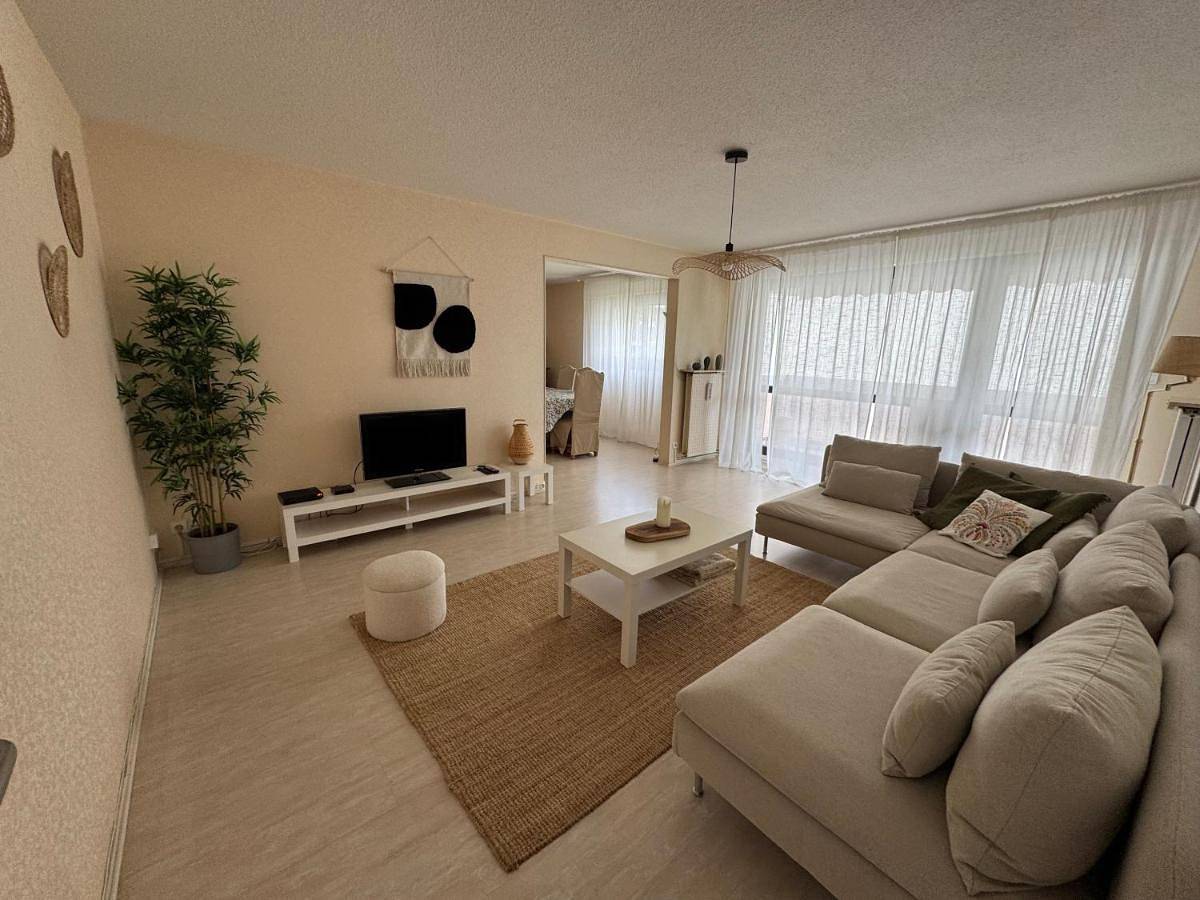 Appartement entier, Ravissant T3 avec terrasse à 100m du Tram D in Le Bouscat, Région de Bordeaux