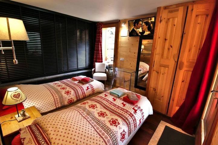 Chalet de prestige 18 personnes piscine jacuzzi sauna in Vars (station de ski), Vars