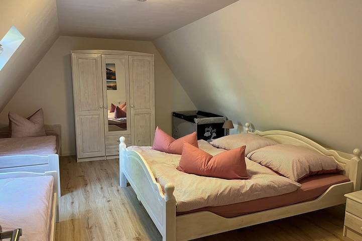 Ferienwohnung für 4 Personen, mit Terrasse und Garten in Zurow - 2