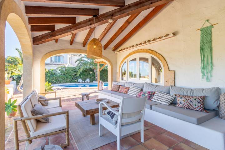 Villa 'Calle Pino Javea' with Sea View, Private Pool and Wi-Fi in Jávea, Costa Blanca