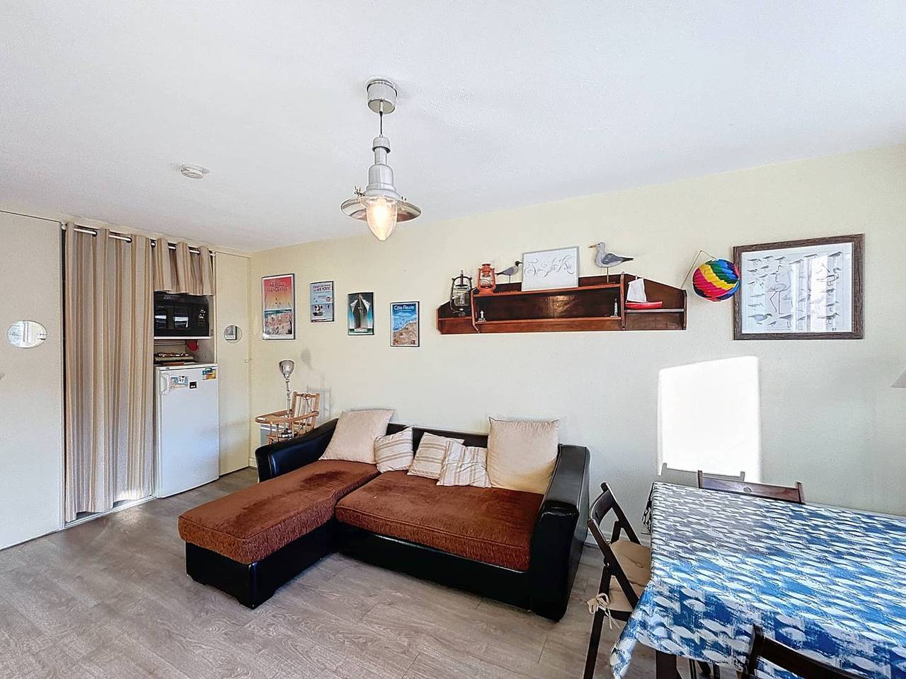 Apartamento entero, "A pie de tiendas, planta baja con terraza, Wifi y parking, para 4 personas" in Merville-Franceville-Plage, Región de Caen