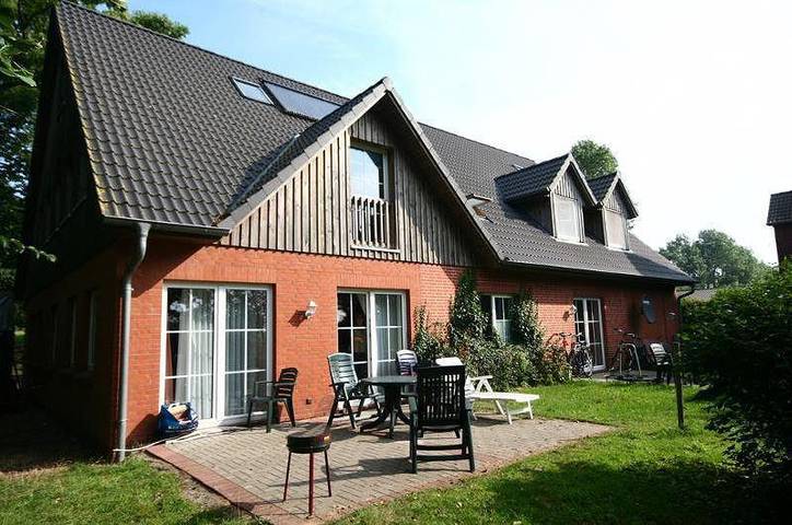 Ferienwohnung für 5 Personen, mit Garten und Terrasse, mit Haustier in Vollerwiek