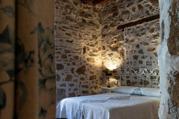 Casa rural para 12 personas, con Balcón y Jacuzzi además de Terraza y Jardín en Montes de Toledo