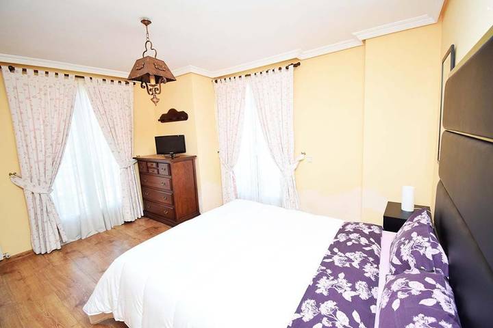 Location de vacances pour 16 personnes, avec Balcon et Jacuzzi ainsi que Terrasse et Jardin à Guadarrama - 3