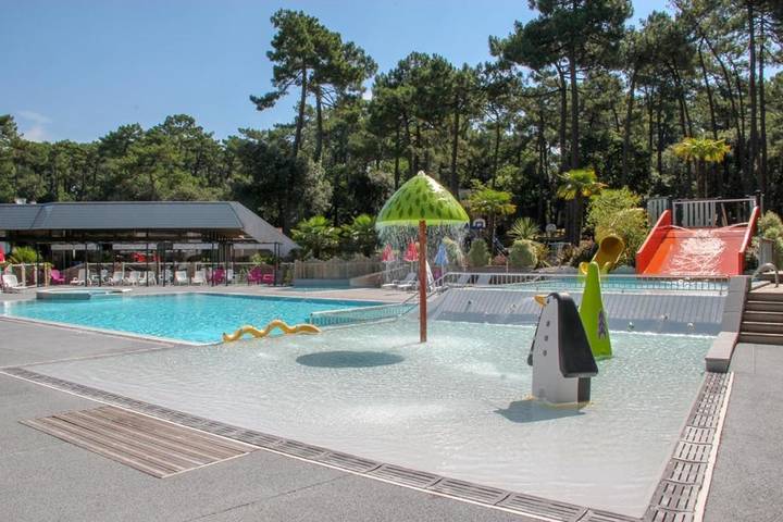Parc de vacances pour 2 personnes, avec piscine en Charente-Maritime - 2