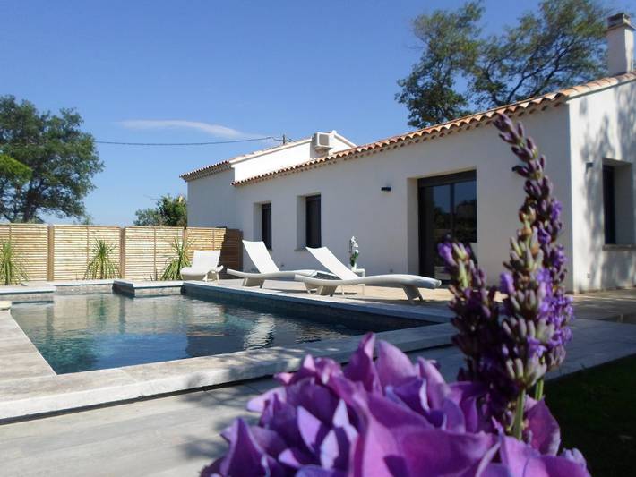 Location de vacances pour 6 personnes, avec piscine ainsi que jardin et terrasse à Saint-Marcellin-lès-Vaison