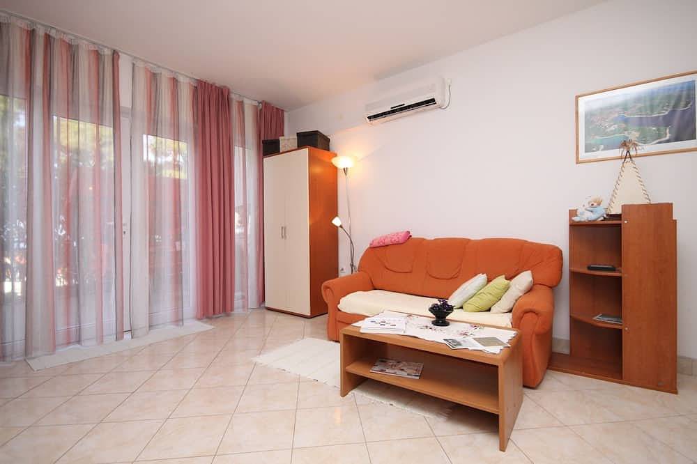 Appartement entier, Appartement d'une chambre avec la terrasse et la vue sur le mer Jelsa, Hvar (A-8751-a) in Jelsa, Hvar