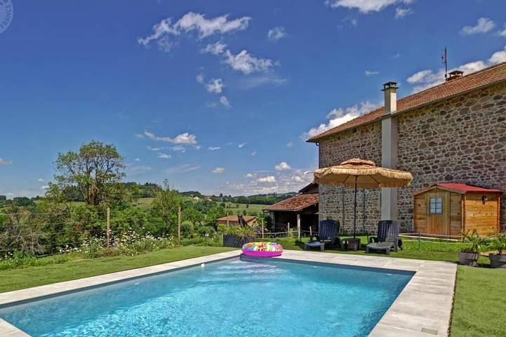 Gîte pour 8 personnes, avec Balcon ainsi que Jardin et Piscine