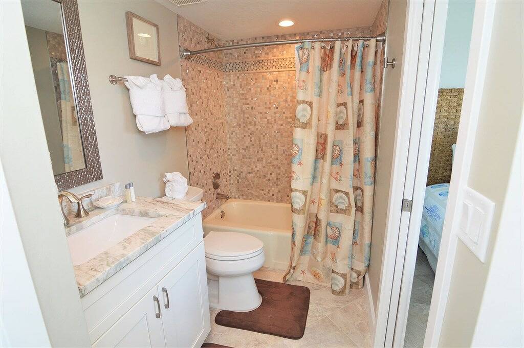 Ganze Wohnung, Blick auf das Wasser, privater umlaufender Balkon im 7. Stock des Sanibel Harbour Resort in Punta Rassa, Southwest Florida