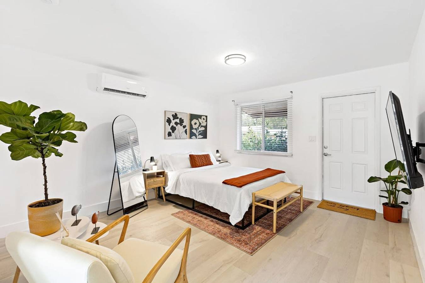 Entire studio, Lovely Rental Unit with free Parking on Premises in Fort Lauderdale, Broward County