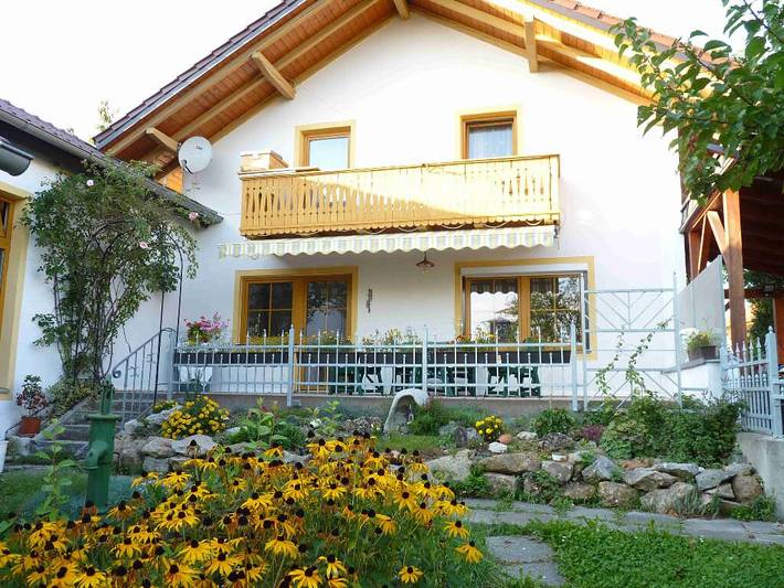 Ferienwohnung für 2 Personen, mit Balkon/Terrasse und Terrasse