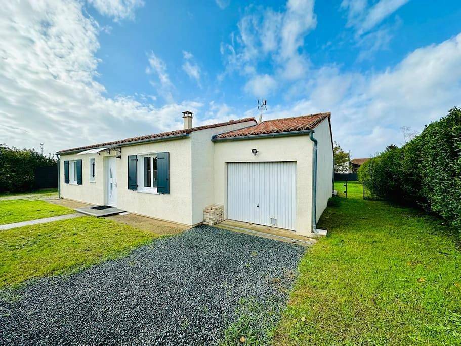 Au petit bonheur - Maison familiale au calme in Genouillé, Région de Rochefort