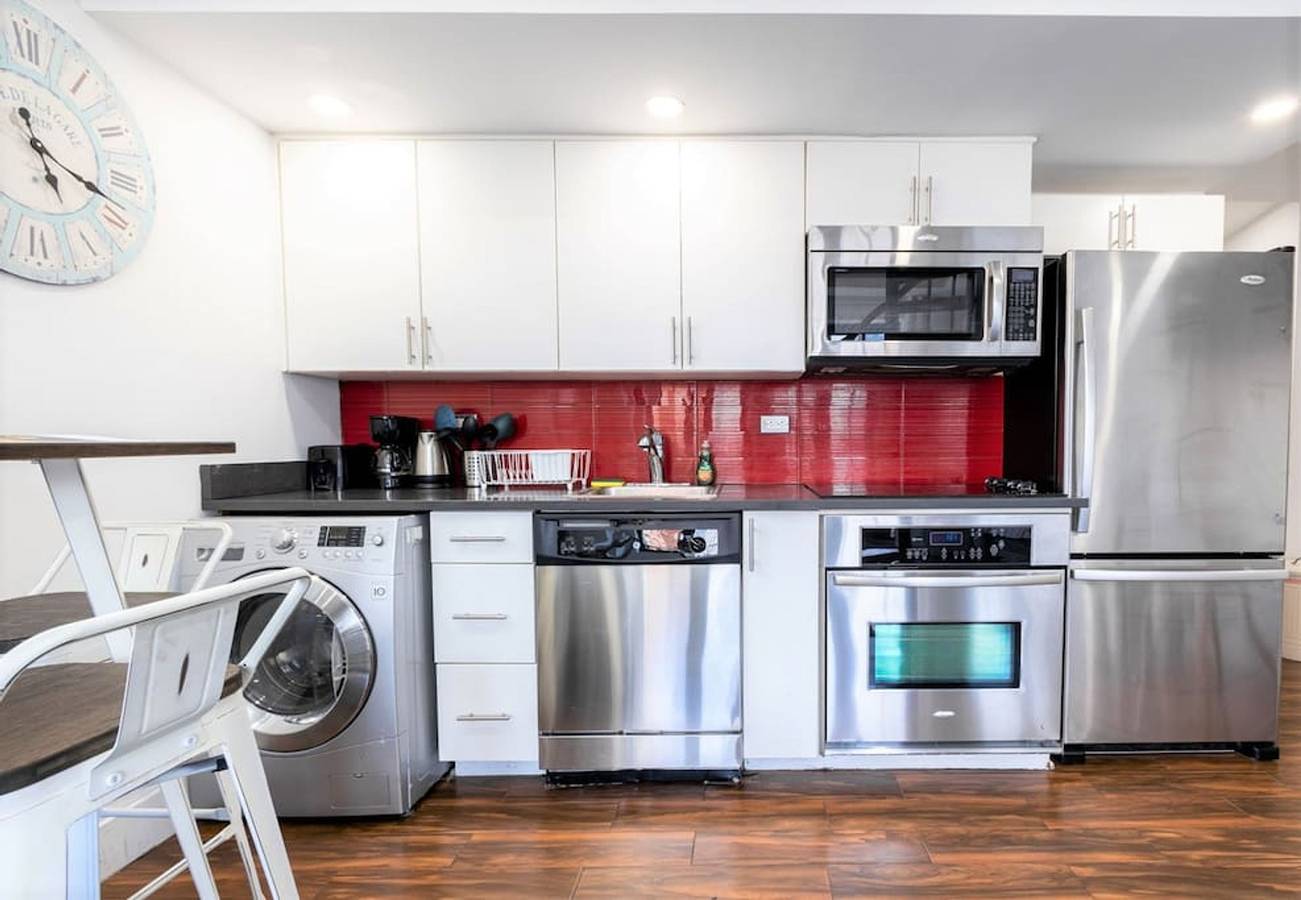 Ganze Wohnung, 809-6B New 2Br Duplex With Private Patio in Manhattan, New York