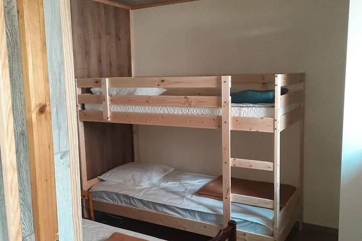 Appartement entier, Appartement chaleureux à Valcenis Lanslevillard à proximité de tous commerces. in Lanslevillard, Région de Saint-Jean-de-Maurienne