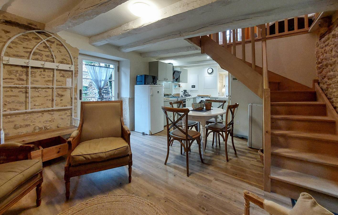Appartement confortable avec WiFi, TV et parking à 2,5 km de Thonac in Saint-Léon-sur-Vézère, Périgord Noir