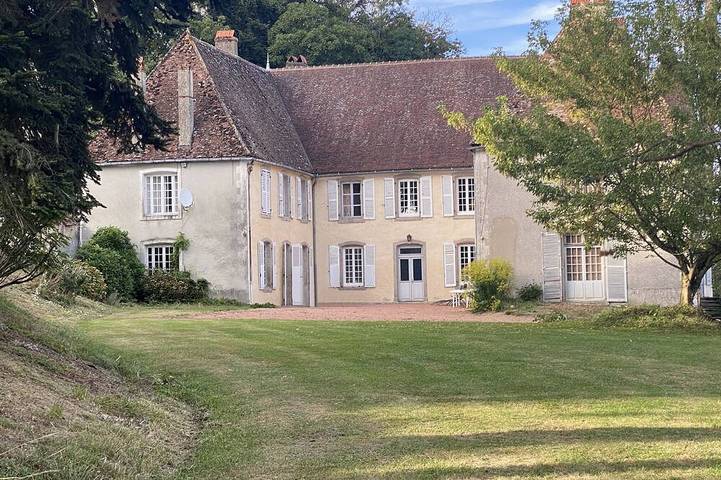 Château pour 24 personnes, avec Jacuzzi et Jardin dans Nièvre