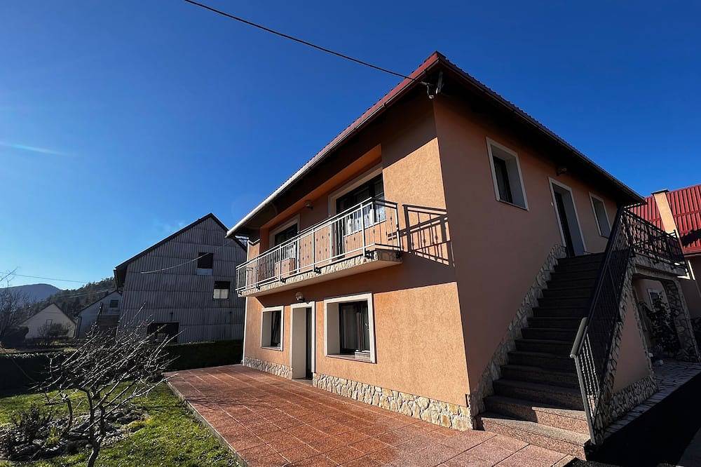Ganze Wohnung, 2-Zimmer-Ferienwohnung mit Terrasse Lič, Gorski kotar (A-20420-a) in Fuzine, Primorje-Gorski Kotar