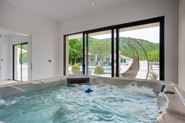 Ferienhaus für 6 Personen, mit Garten und Sauna in Split-Dalmatien