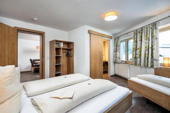 Ferienwohnung für 7 Personen, mit Balkon und Garten in See - 2