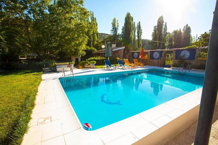 Casa rural para 8 personas, con vistas además de jardín y piscina - 1