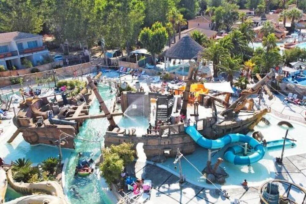Camping pour 8 Personnes dans Grau-d'Agde, Agde
