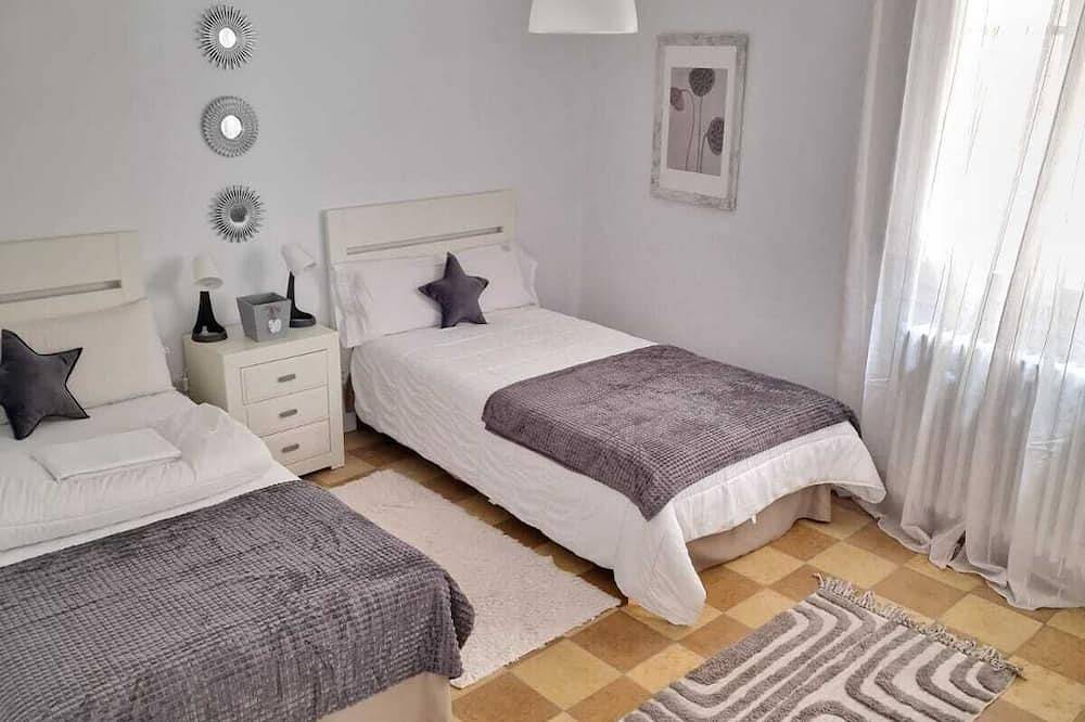 Entire apartment, The Old Wine Station Apartaments in the very center of the city. in Haro, Rioja