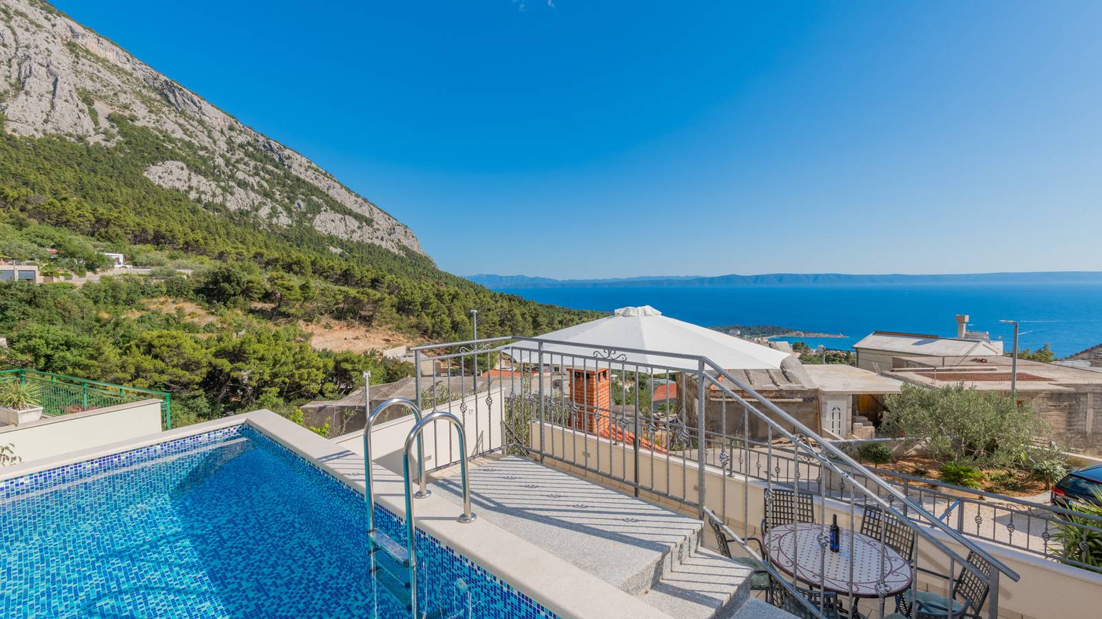 Villa Ana - Makarska by Villas Guide in Veliko Brdo, Makarska
