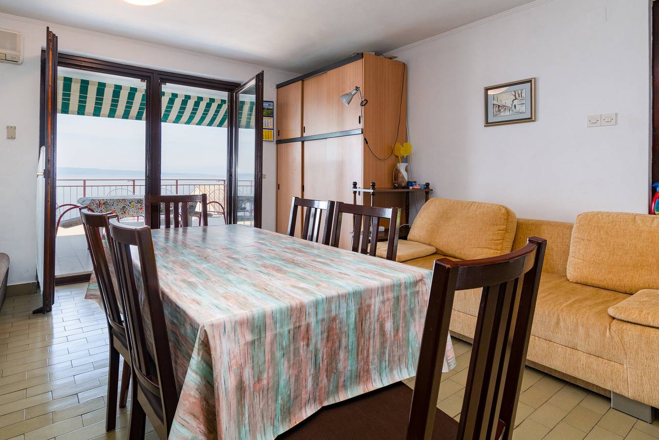 Ganze Wohnung, 2-Zimmer-Ferienwohnung mit Terrasse und Meerblick Klenovica, Novi Vinodolski A-5530-a in Klenovica, Primorje-Gorski Kotar