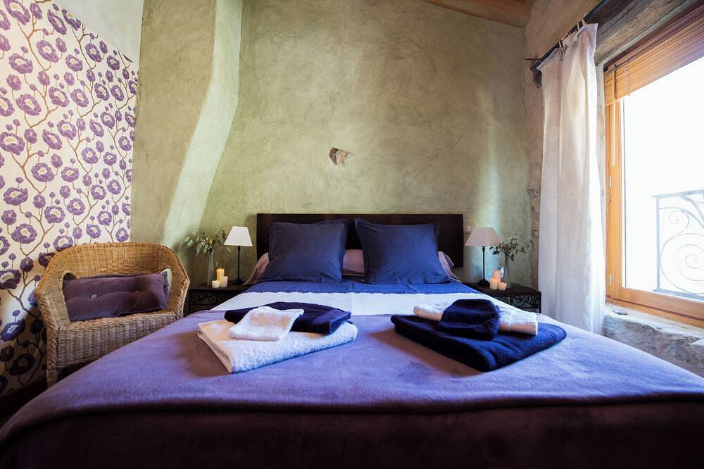Les Nuits du Taris, Maison de caractère dans la Drôme in Bourdeaux, Région de Die