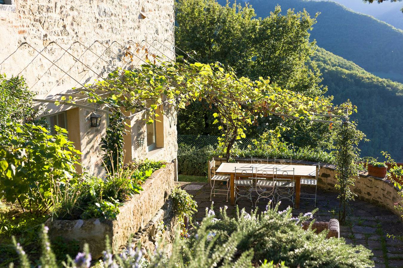 Appartamento intero, Appartamento romantico con vista sulla Toscana in Londa, Firenze province