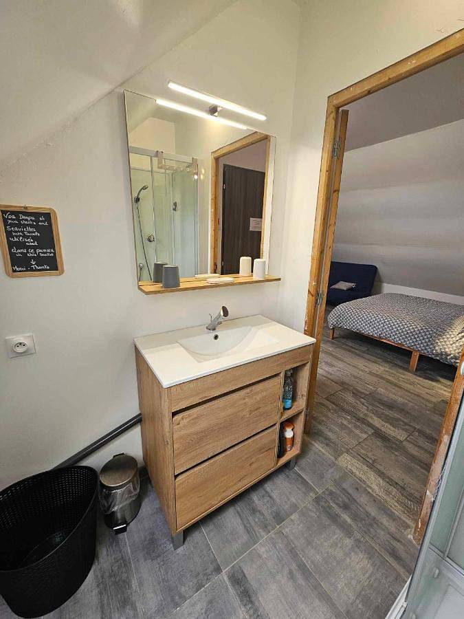 Appartement entier, Studios du Cèdre in Cuvilly, Oise
