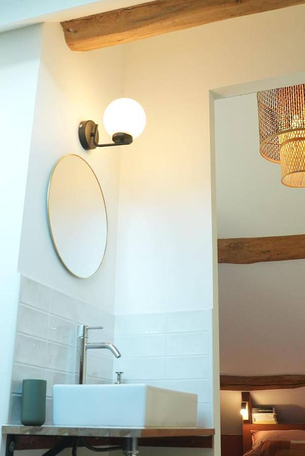 Appartement entier, One-Bedroom Apartment in Achères-la-Forêt, Parc naturel régional du Gâtinais français