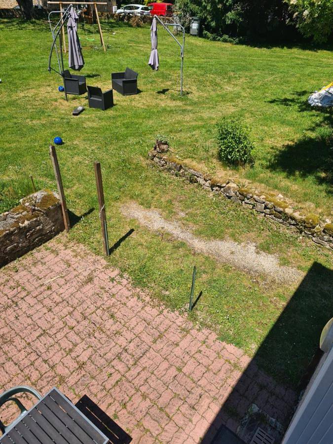 Hôtel pour 2 personnes, avec terrasse ainsi que vue et jardin, animaux acceptés à Saint-Julien-aux-Bois - 2