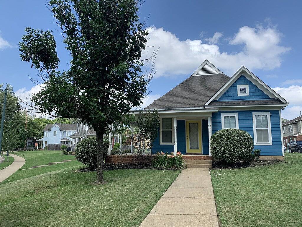 Cottage mit 3 Schlafzimmern Uptown mit Parkplatz abseits der Straße in Memphis, Tennessee
