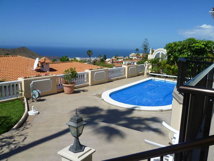 Apartamento para 8 personas, con Terraza además de Jardín y Vistas al lago en Chayofa