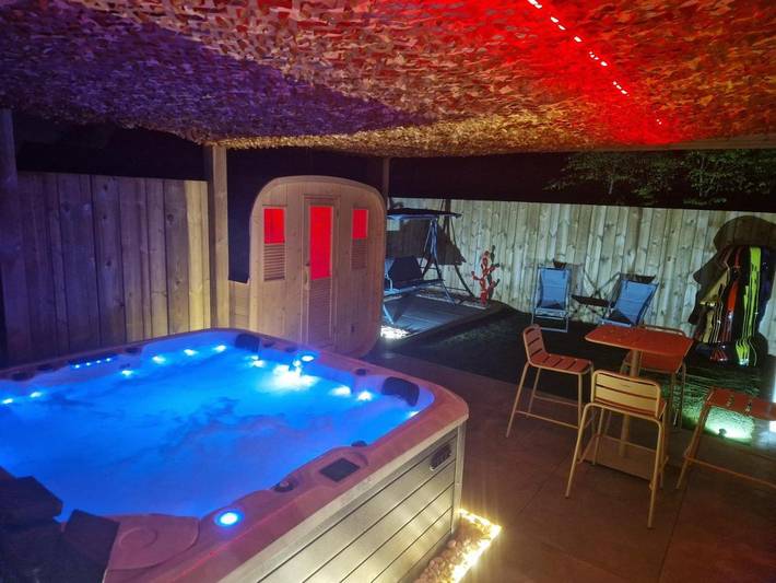 Location de vacances pour 2 personnes, avec Jacuzzi et Terrasse ainsi que Jardin et Sauna à Sailly-sur-la-Lys