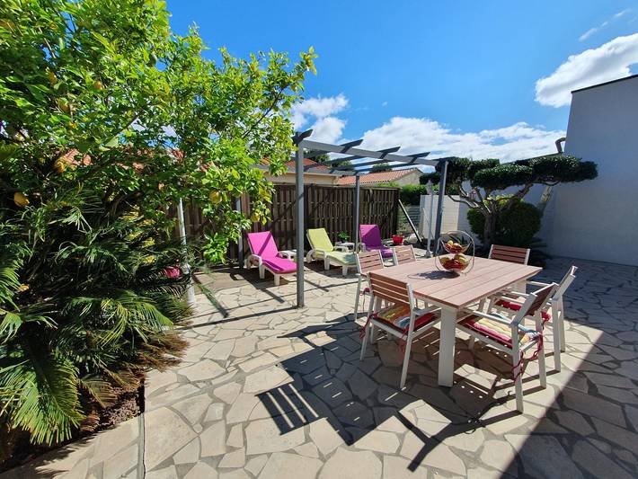 Casa de huéspedes para 6 personas, con Terraza y Jardín en Elna