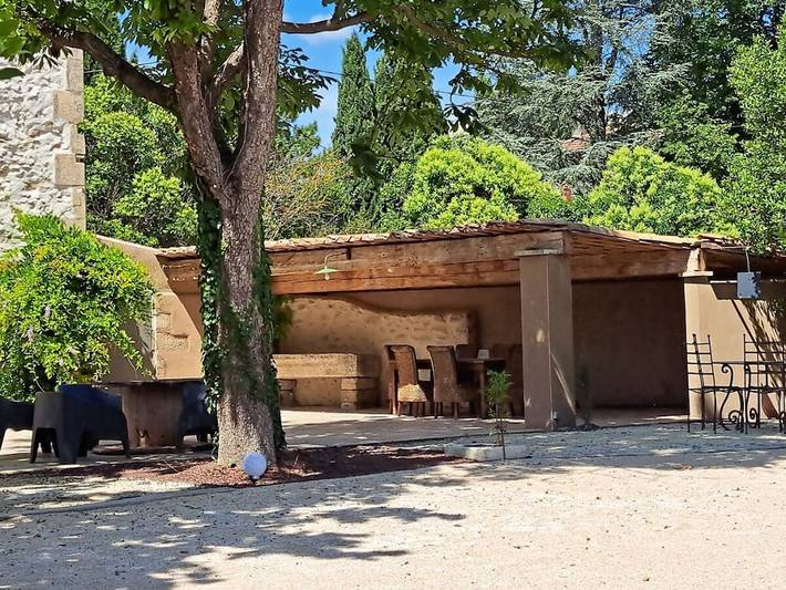 Location de vacances pour 8 personnes, avec Terrasse ainsi que Jardin et Piscine à Graveson - 4