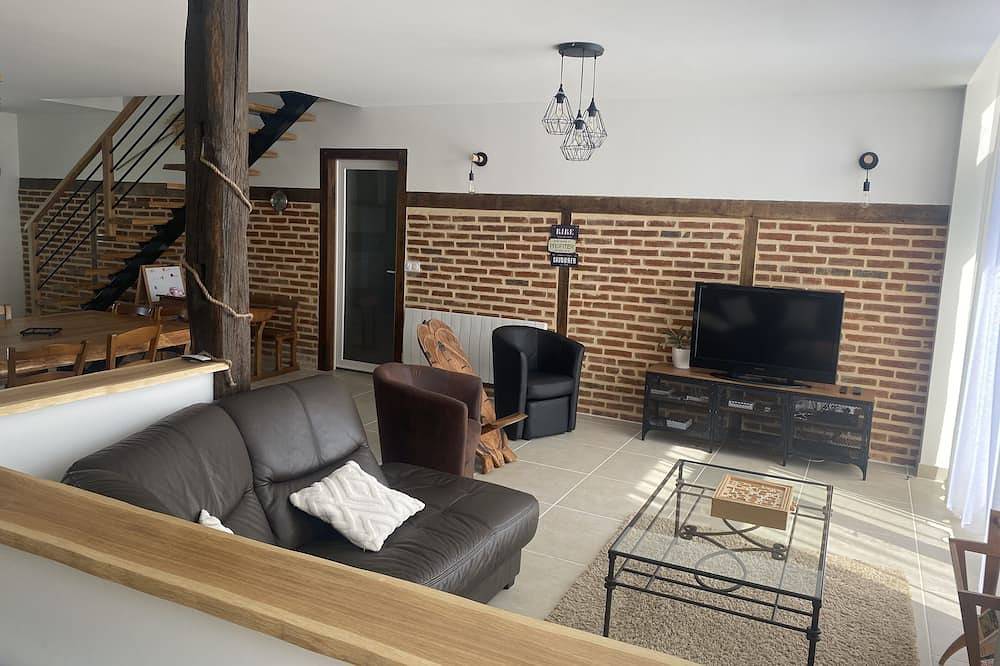 Gîte rénovée à neuf à la campagne in Lys-Saint-Georges, Région de La Châtre